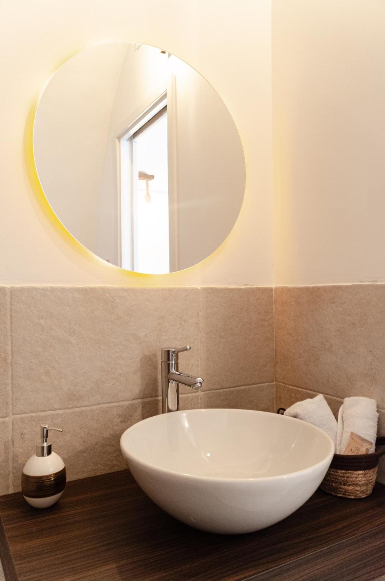 Aca Suite Luxury With Jacuzzi Adelfia Exterior photo