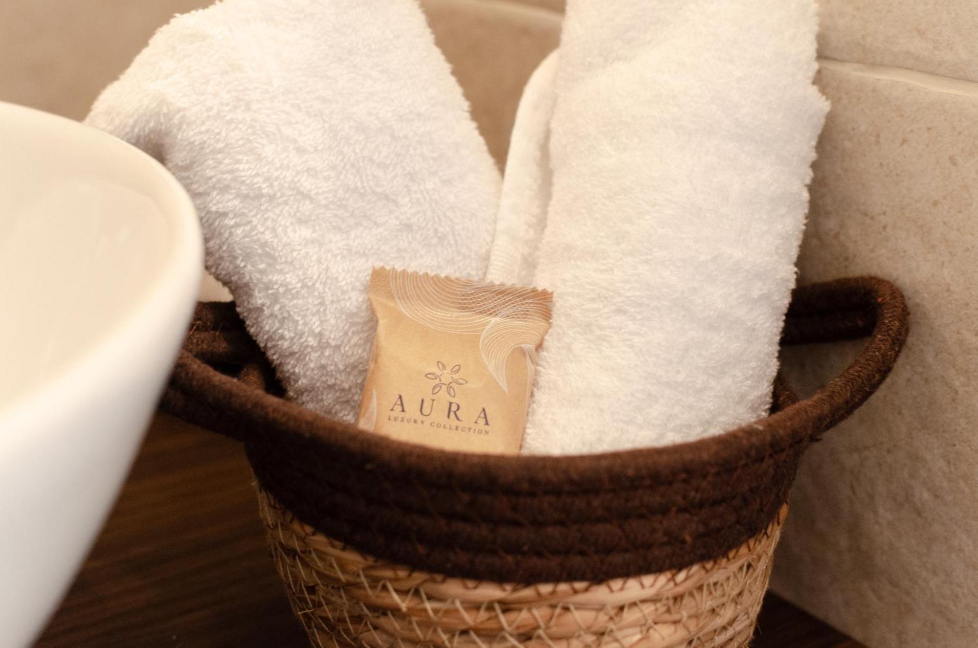 Aca Suite Luxury With Jacuzzi Adelfia Exterior photo